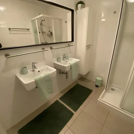 Gezellig Modern Met Optie Garagebox En In De Buurt Strand, Winkels En Restaurants شقة