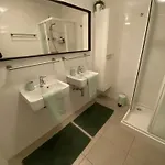 Gezellig Modern Met Optie Garagebox En In De Buurt Strand, Winkels En Restaurants 公寓